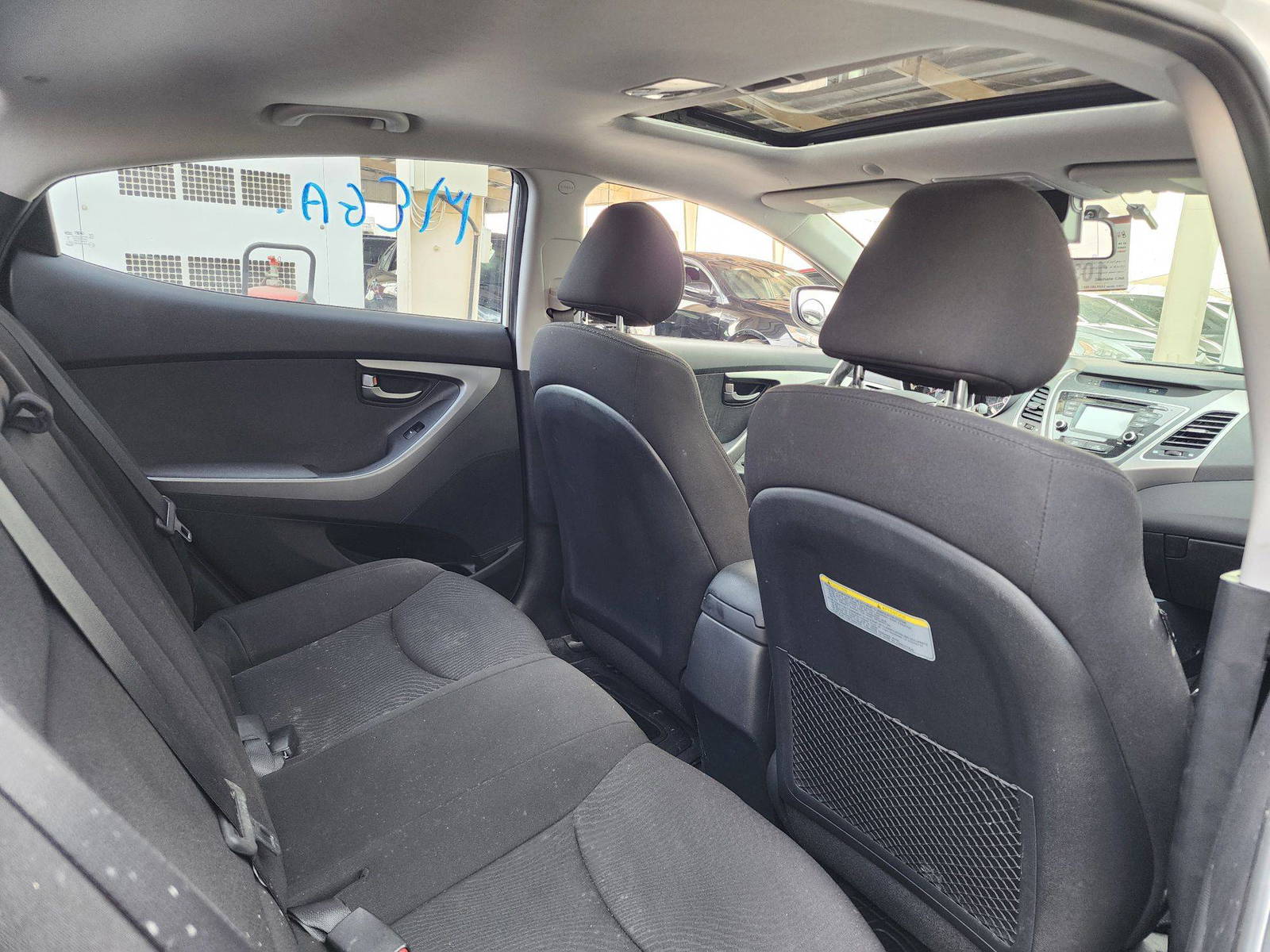 2016 HYUNDAI ELANTRA — 39320 KM — Lot 644697 — Souq - Marhaba Auctions Used Cars - Image 4