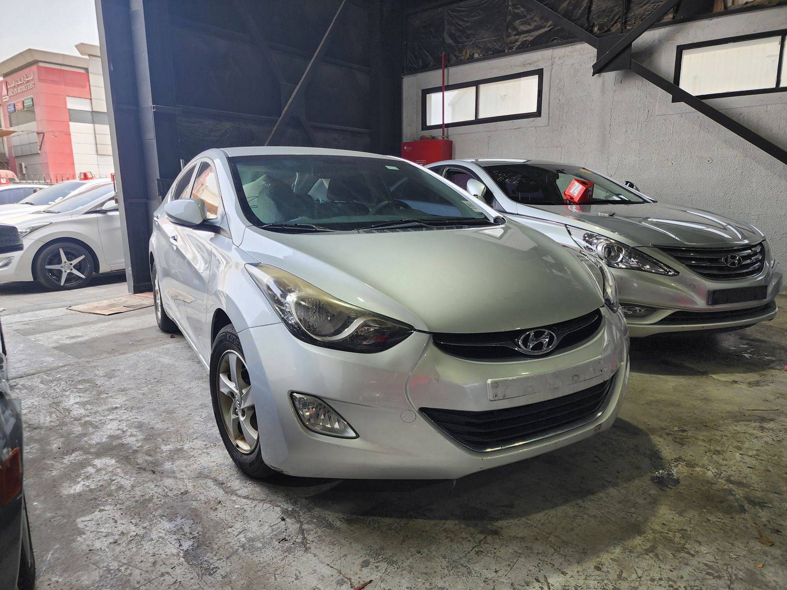 2012 HYUNDAI AVANTE — 192840 KM — Lot 379860 — Al Quoz - Marhaba Auctions Used Cars - Image 4