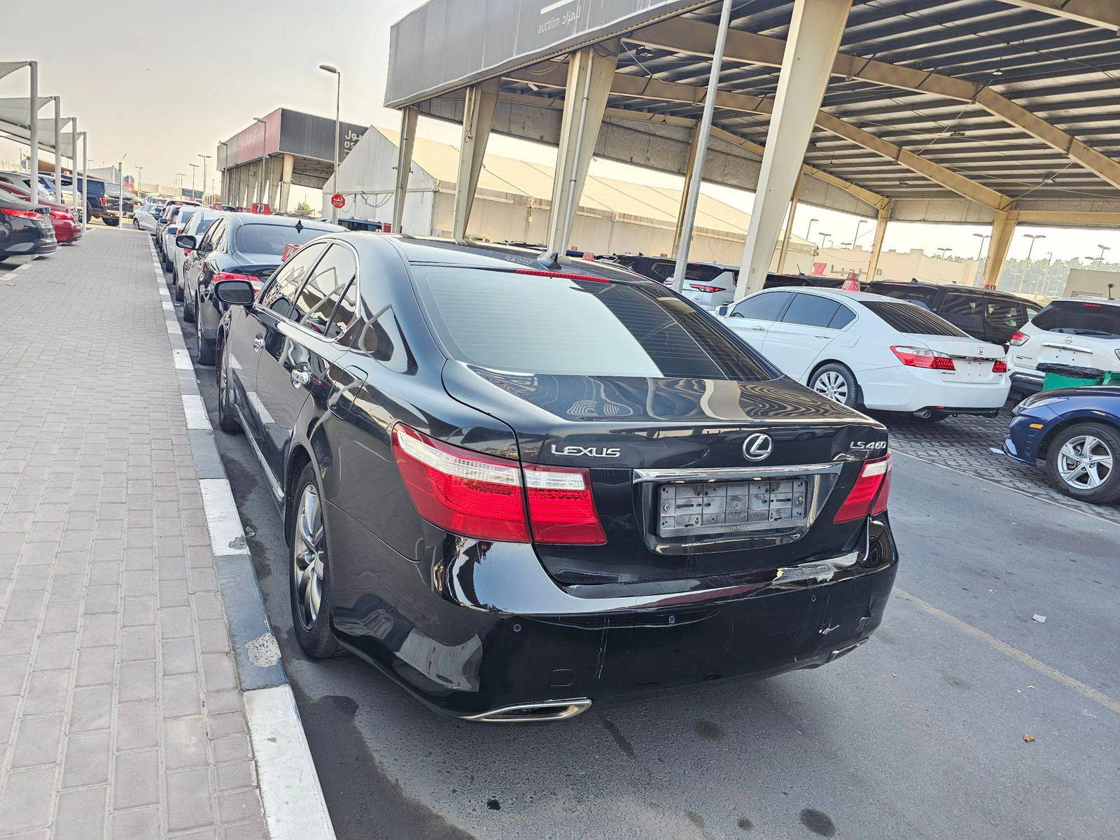 2008 LEXUS LS 460 — 141614 KM — Lot F185079551 — Souq - Marhaba Auctions Used Cars - Image 5