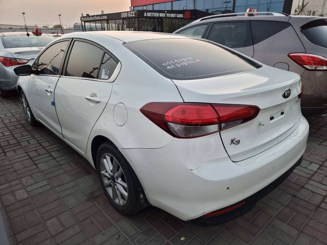 2016 KIA K3 — 173085 KM — Lot 214587 — Souq - Marhaba Auctions Used Cars - Image 5