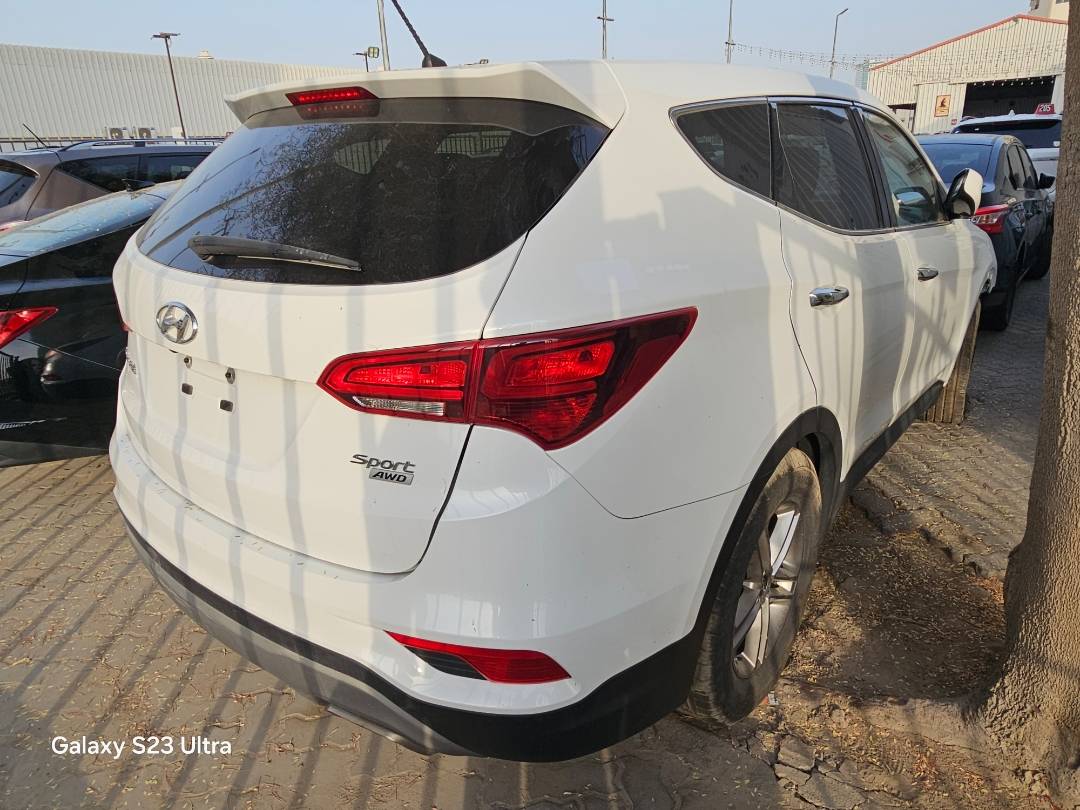 2018 HYUNDAI SANTA FE SPORT — 146813 Miles — Lot XJH106041 — Souq - Marhaba Auctions Used Cars - Image 3