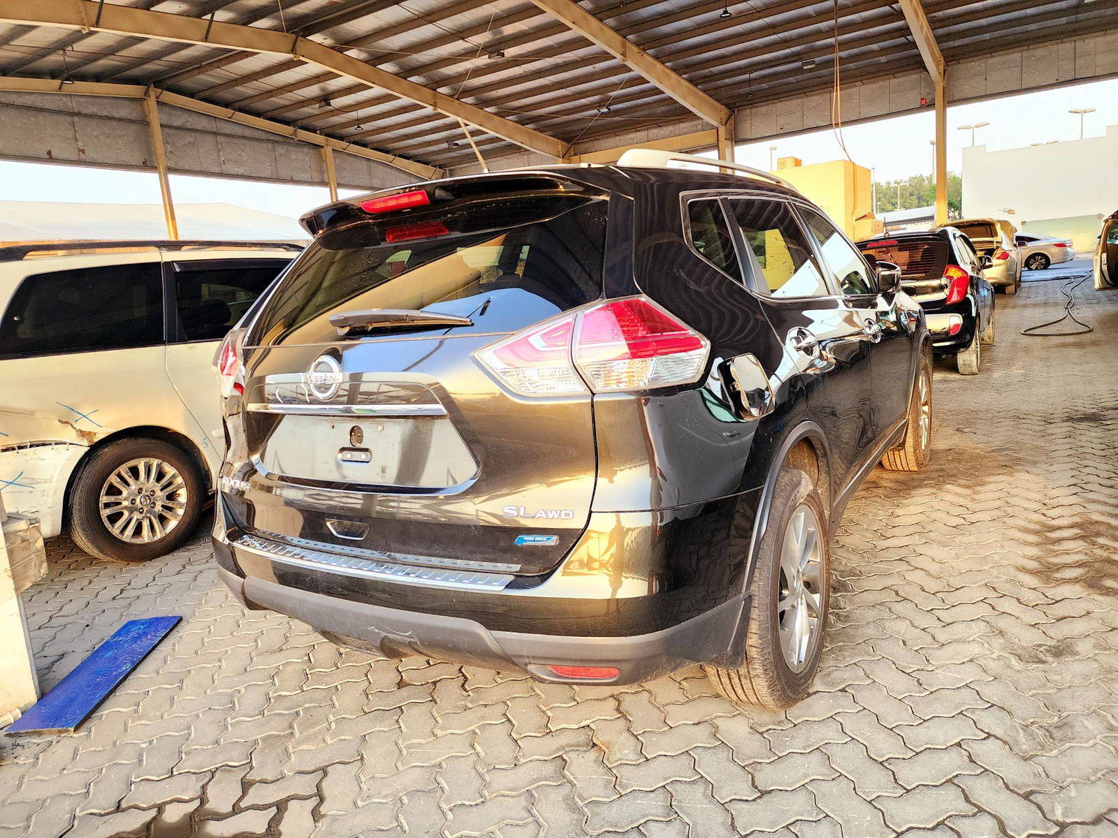 2014 NISSAN ROGUE — 170572 Miles — Lot 77819194 — Souq - Marhaba Auctions Used Cars - Image 3