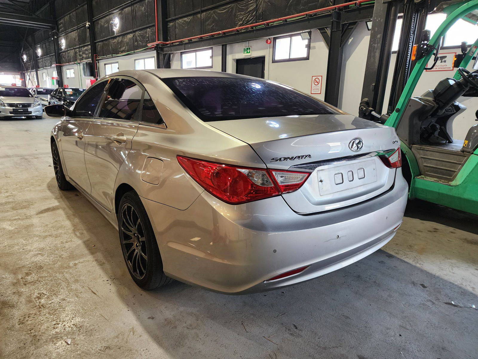 2011 HYUNDAI SONATA — 229476 KM — Lot 305421 — Al Quoz - Marhaba Auctions Used Cars - Image 5