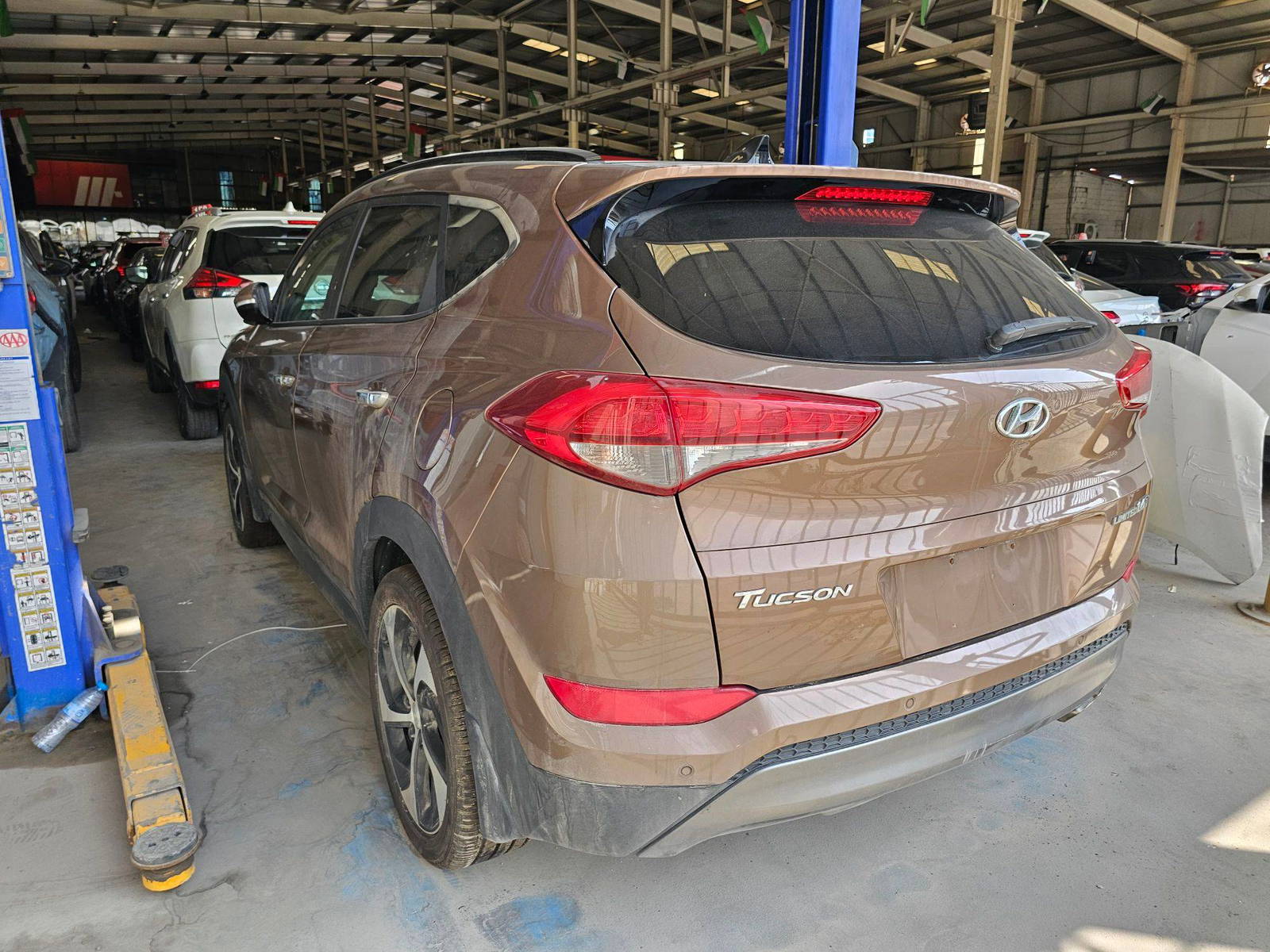 2016 HYUNDAI TUCSON — 134354 Miles — Lot 21GU052815 — Souq - Marhaba Auctions Used Cars - Image 5