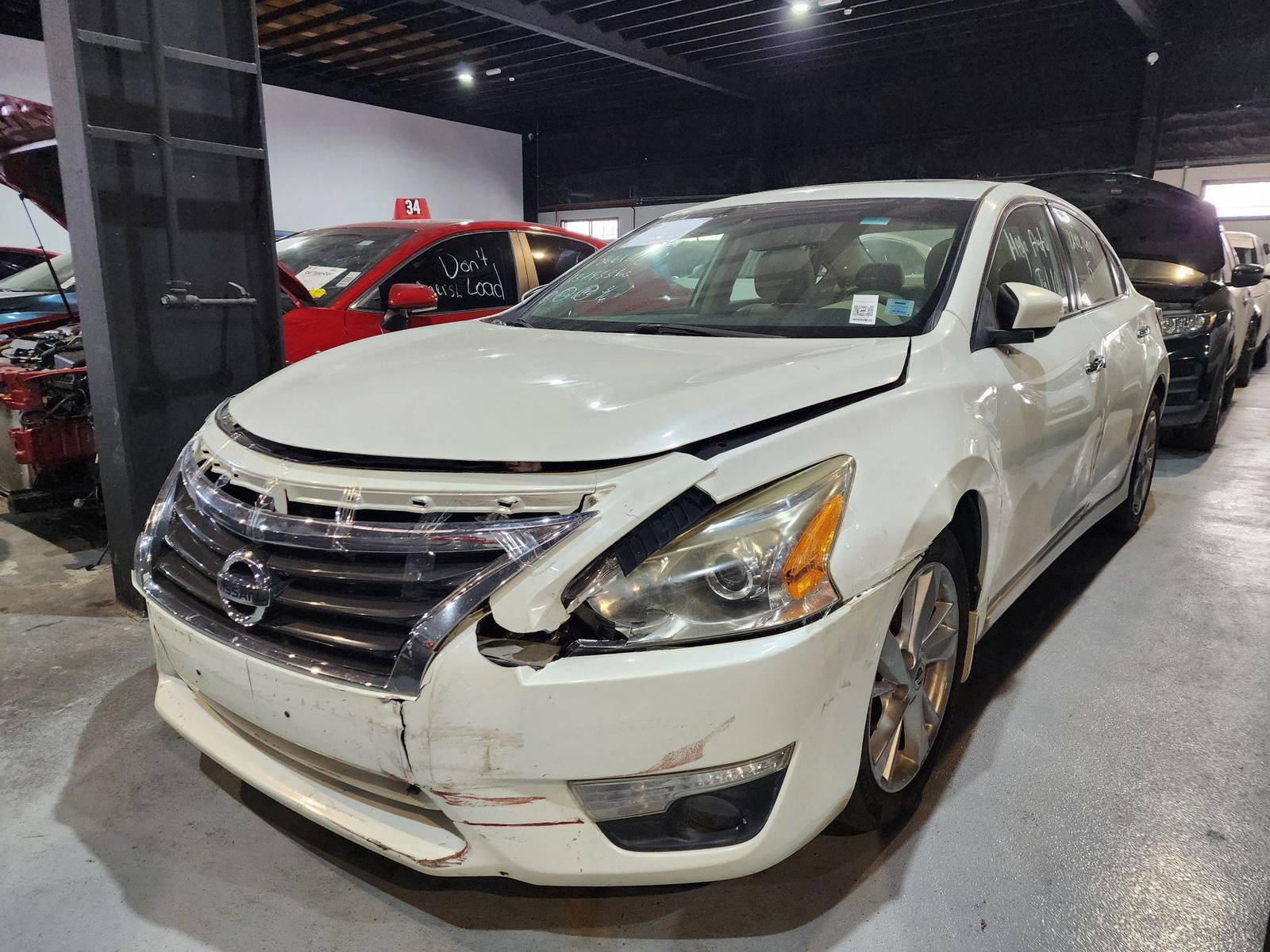 2015 NISSAN ALTIMA — 237933 KM — Lot 12021601 — Al Quoz - Marhaba Auctions Used Cars - Image 4