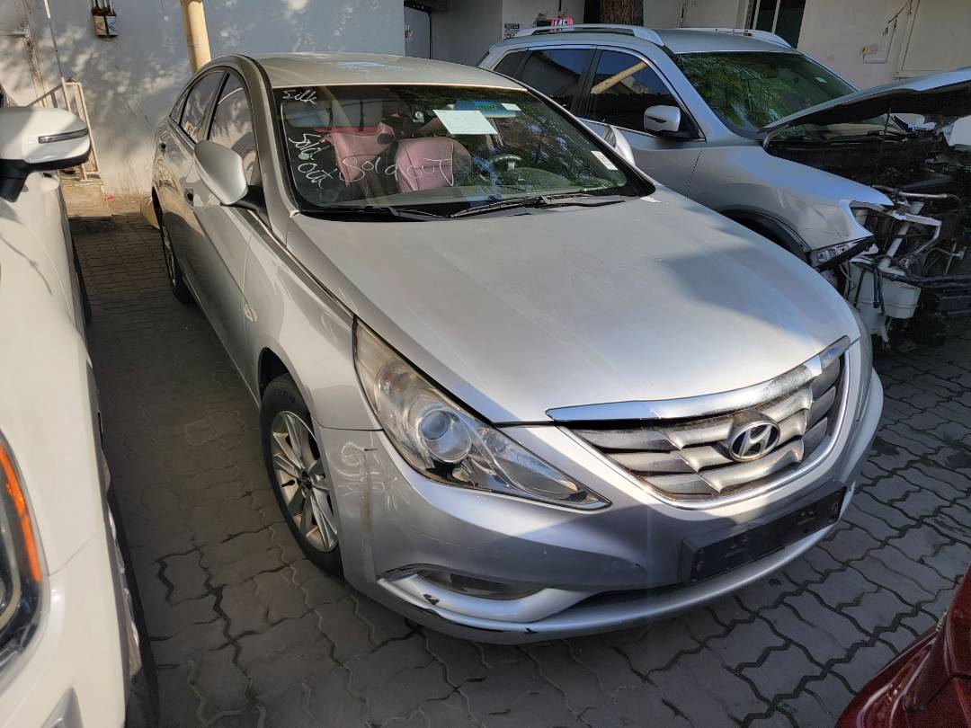 2010 HYUNDAI SONATA — 221759 KM — Lot 045269 — Main - Marhaba Auctions Used Cars - Image 4