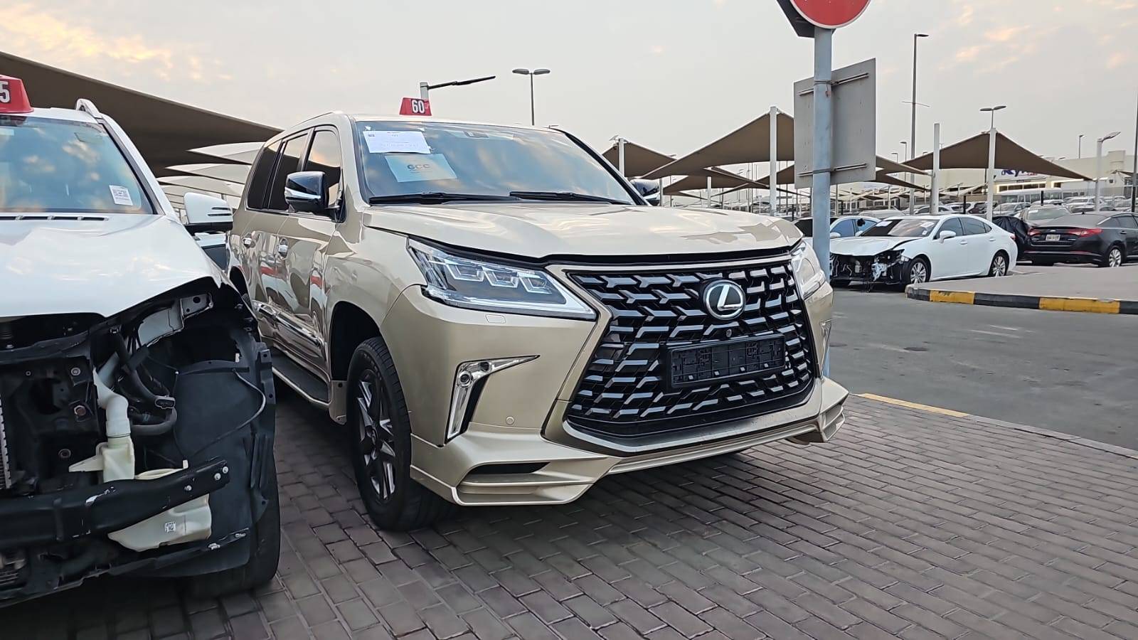 2014 LEXUS LX 570 — 162543 KM — Lot 4150468 — Souq - Marhaba Auctions Used Cars - Image 5