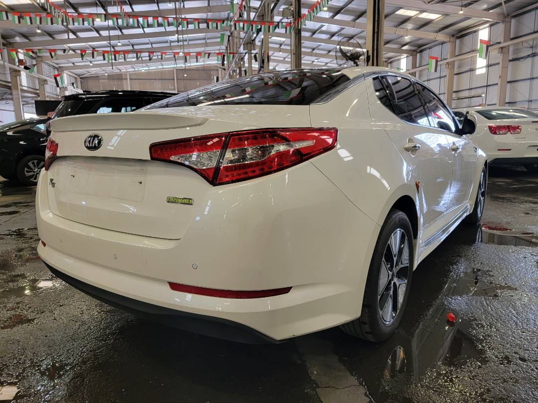 2013 KIA K5 — 130508 KM — Lot 045105 — Main - Marhaba Auctions Used Cars - Image 4