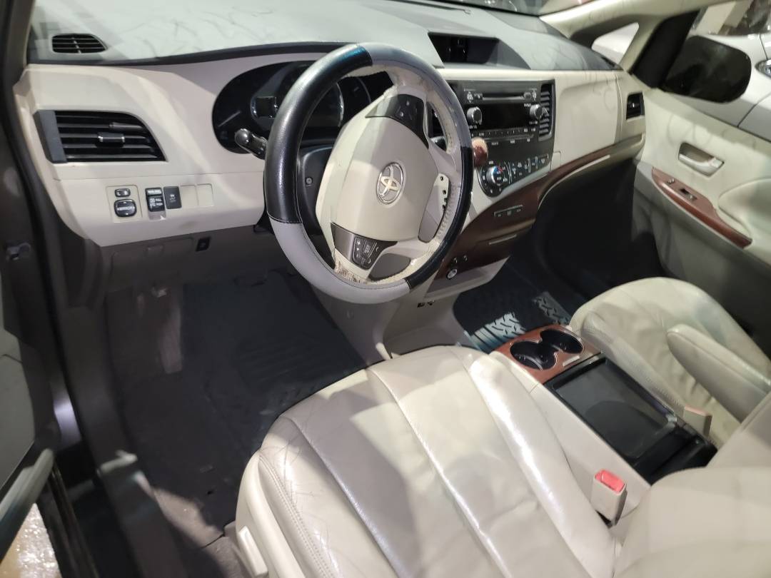 2011 TOYOTA SIENNA — 295076 Miles — Lot 044347 - Marhaba Auctions Used Cars - Image 9