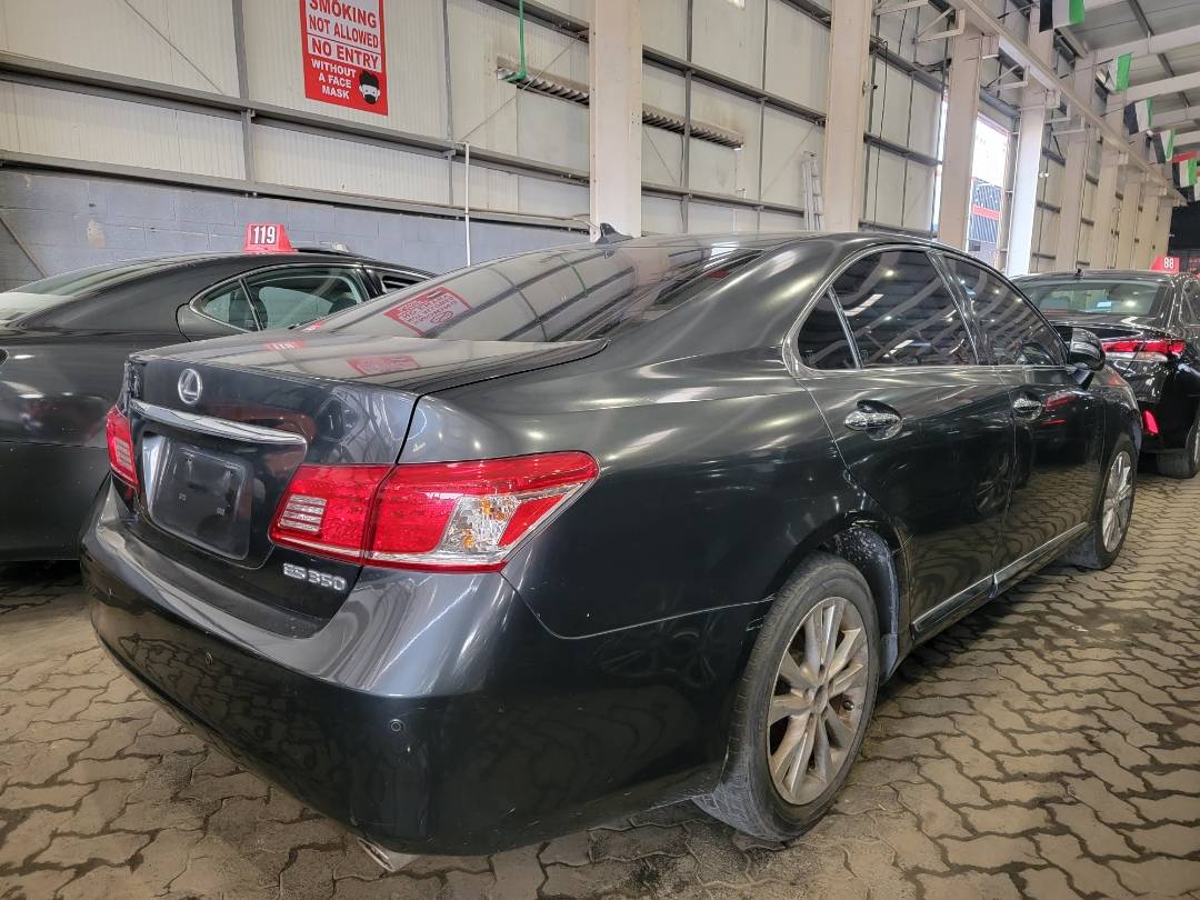 2011 LEXUS ES 350 — 233494 Miles — Lot 2420228 — Souq - Marhaba Auctions Used Cars - Image 3