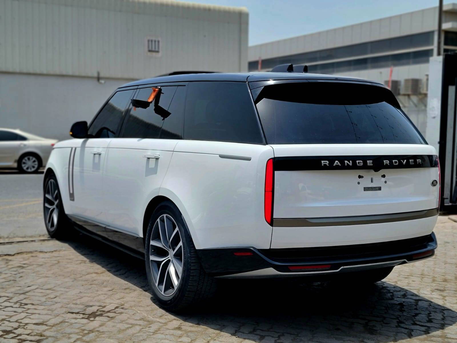 LAND ROVER RANGE ROVER VOGUE AUTOBIOGRAPHY 2023 - Marhaba Auction Used Cars - Image 6