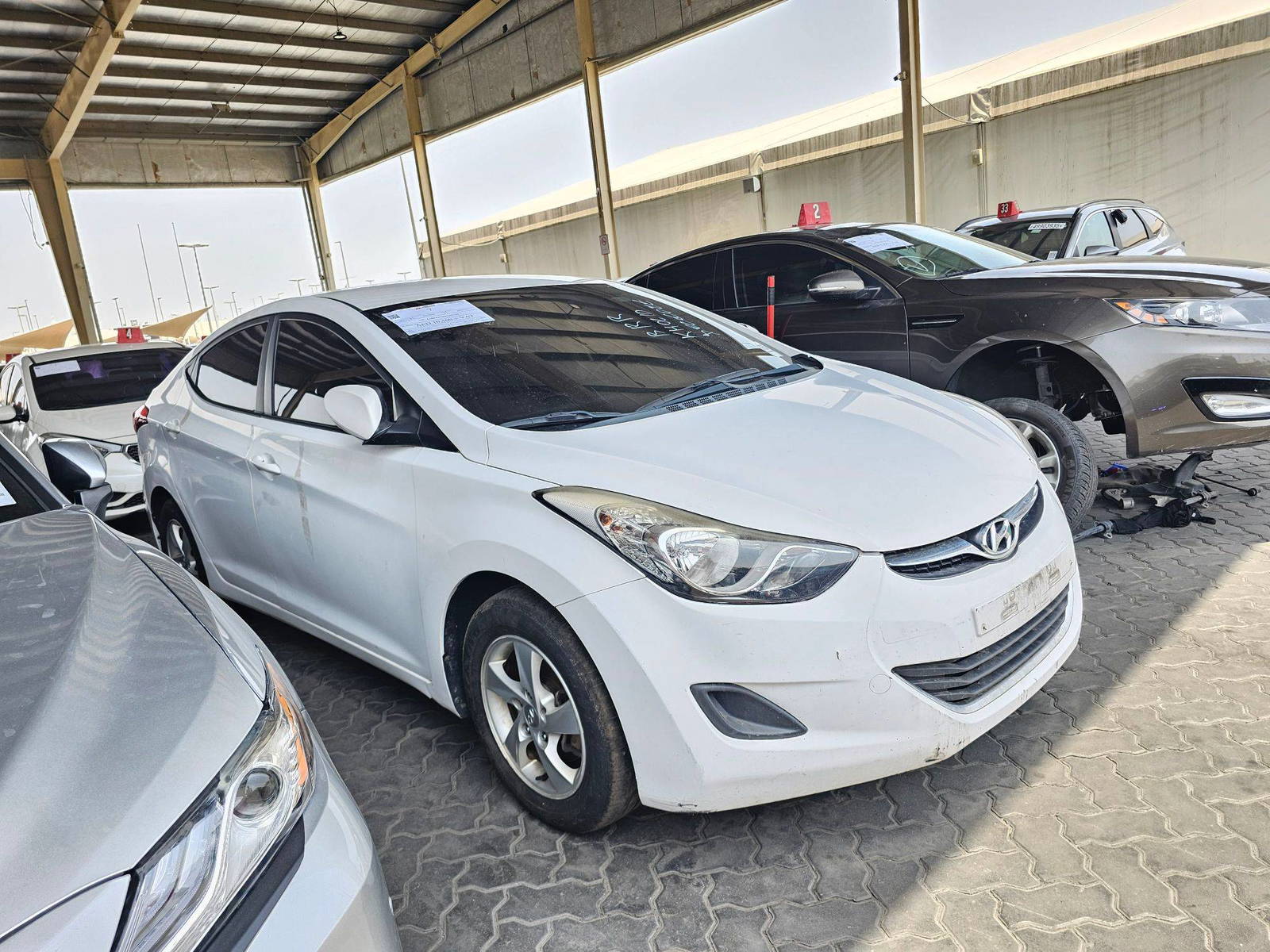 2012 HYUNDAI AVANTE — 241293 KM — Lot 607109 — Ind. 12 - Marhaba Auctions Used Cars - Image 4