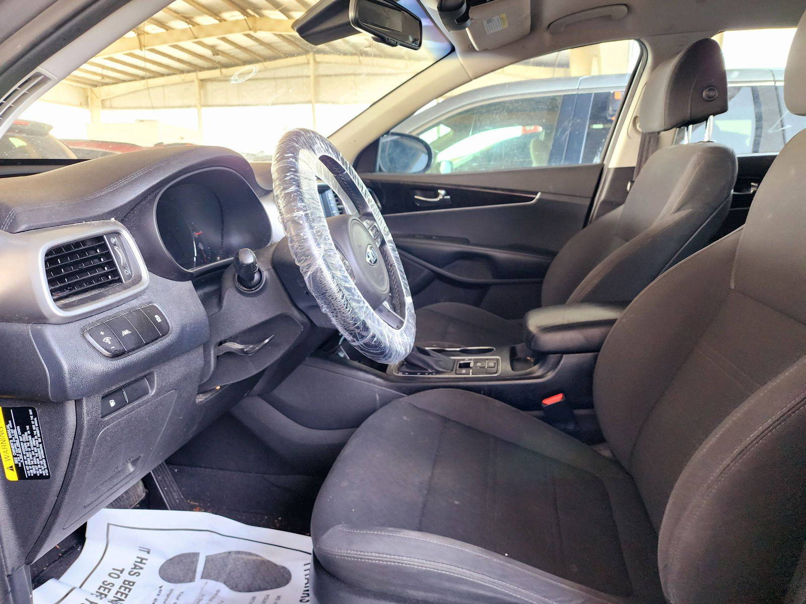 2017 KIA SORENTO — 184670 Miles — Lot 0HG204538 — Souq - Marhaba Auctions Used Cars - Image 8