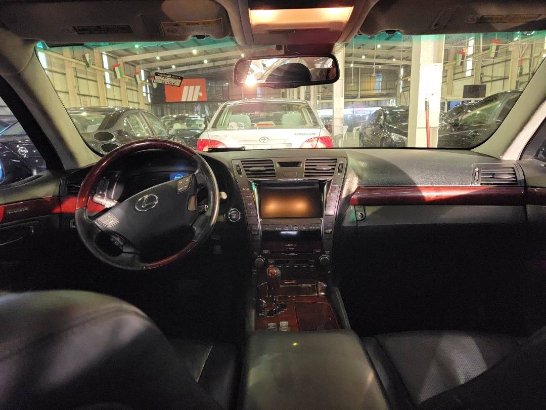 2007 LEXUS LS 460 — 183168 KM — Lot 5000507 — Main - Marhaba Auctions Used Cars - Image 8