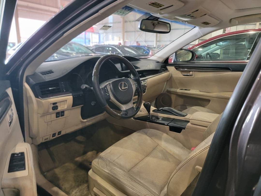 2013 LEXUS ES 350 — 137925 Miles — Lot 010063 — Main - Marhaba Auctions Used Cars - Image 6