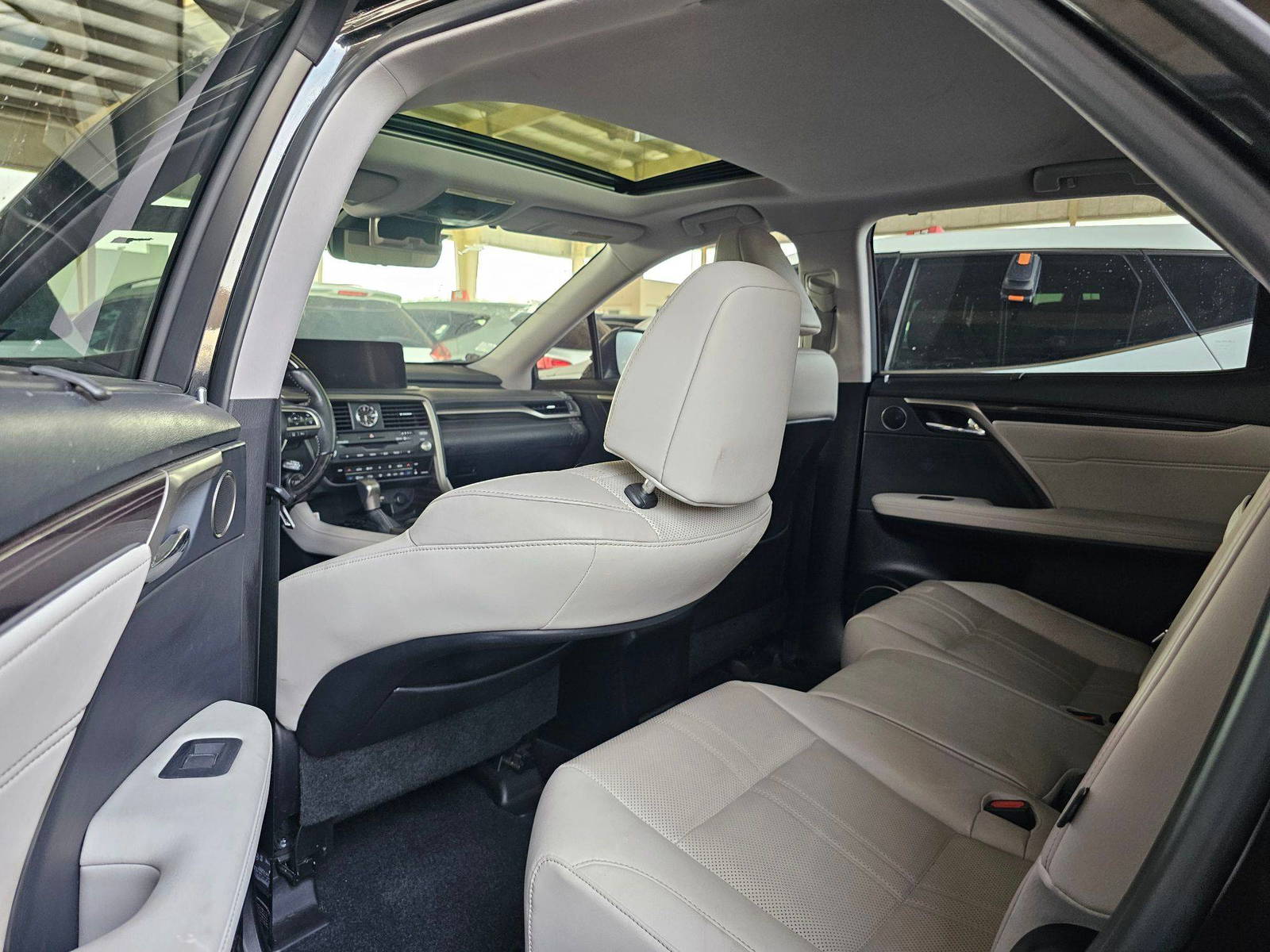 2022 LEXUS RX 350 — 77891 Miles — Lot 6N2028174 — Souq - Marhaba Auctions Used Cars - Image 6