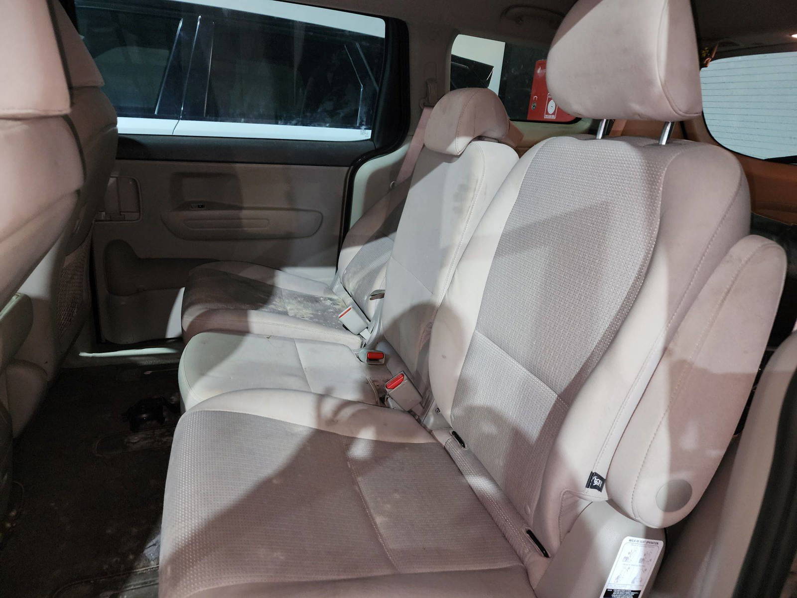 2017 KIA SEDONA — 177353 Miles — Lot 48844994 — Al Quoz - Marhaba Auctions Used Cars - Image 6