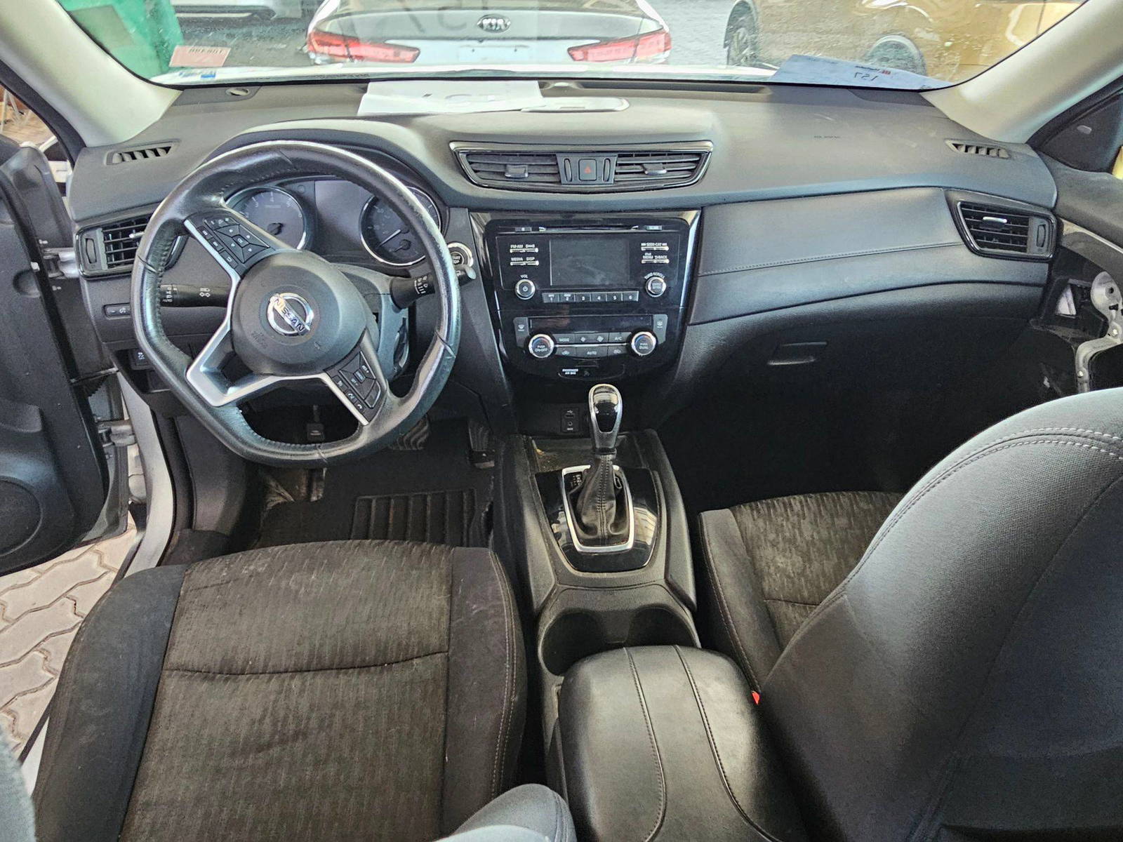 NISSAN ROGUE 2017 - Marhaba Auction Used Cars - Image 7