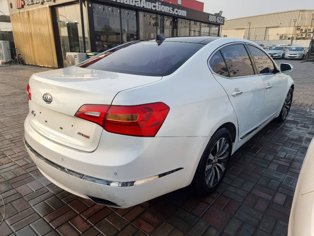 2012 KIA K7 — 320016 KM — Lot 215487 — Ind. 12 - Marhaba Auctions Used Cars - Image 4