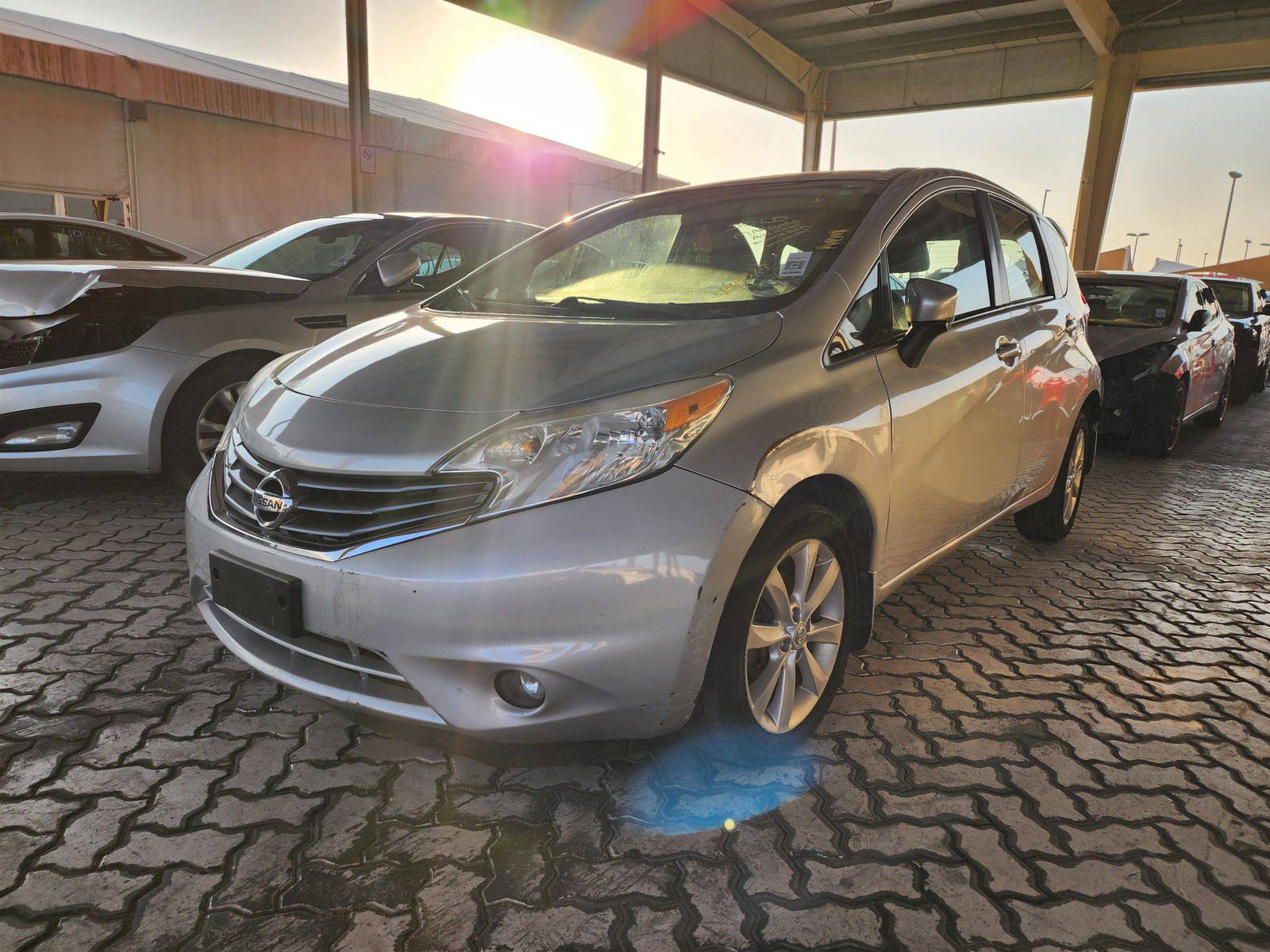 2015 NISSAN VERSA NOTE — 97677 Miles — Lot 2080018 — Souq - Marhaba Auctions Used Cars - Image 5