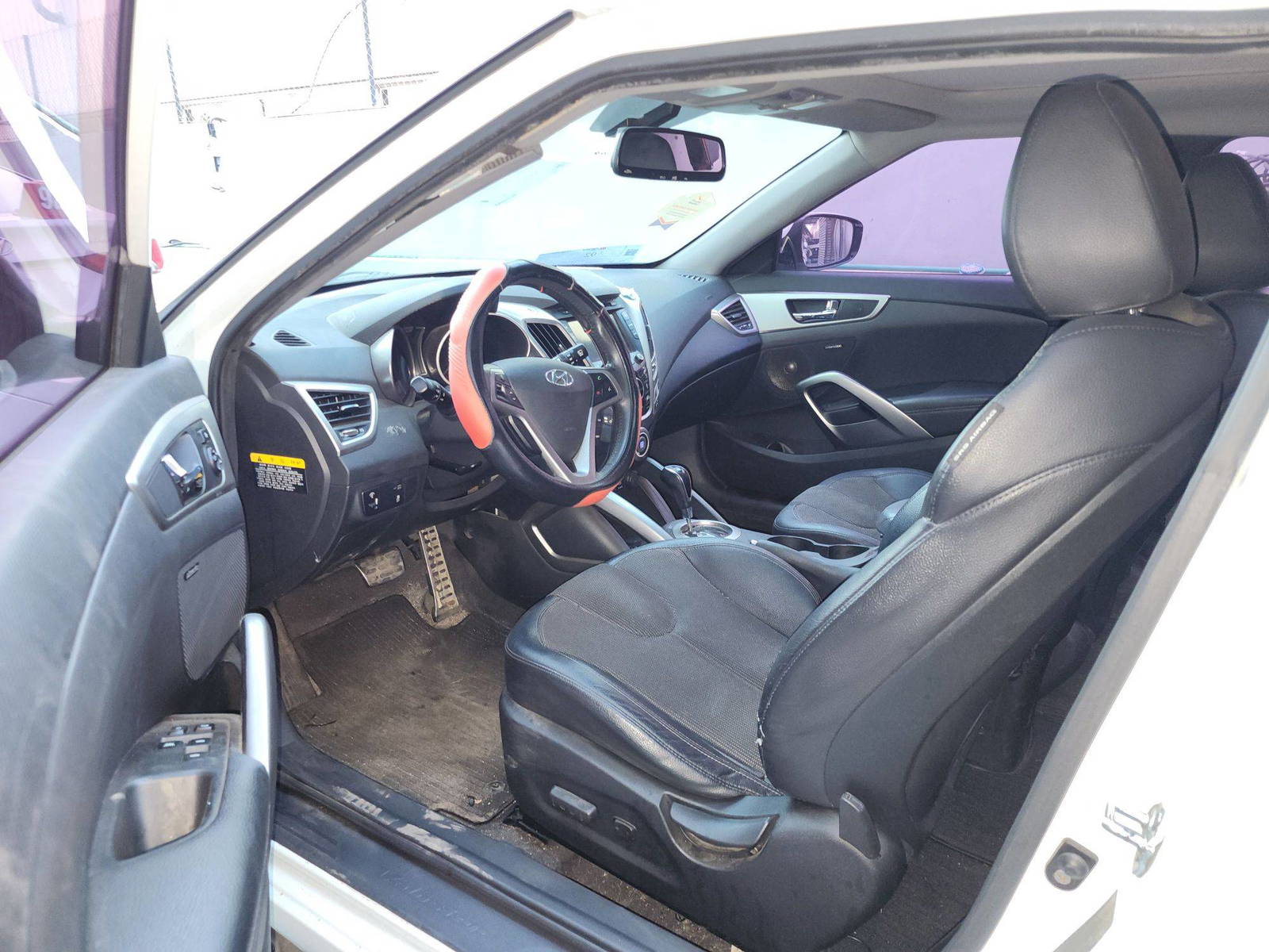2012 HYUNDAI VELOSTER — 183651 KM — Lot 073935 — Main - Marhaba Auctions Used Cars - Image 9