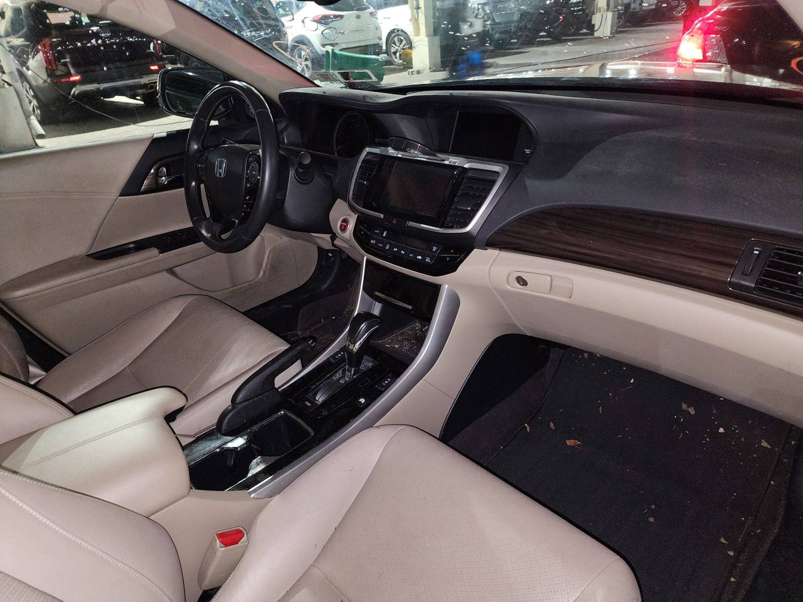 2017 HONDA ACCORD — 135242 Miles — Lot 77926423 - Marhaba Auctions Used Cars - Image 6