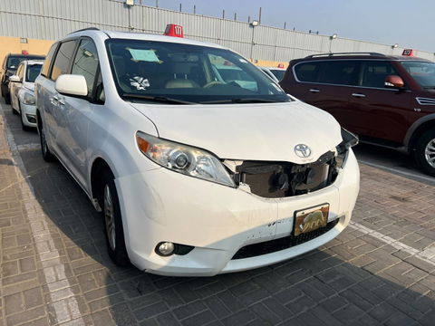 TOYOTA SIENNA