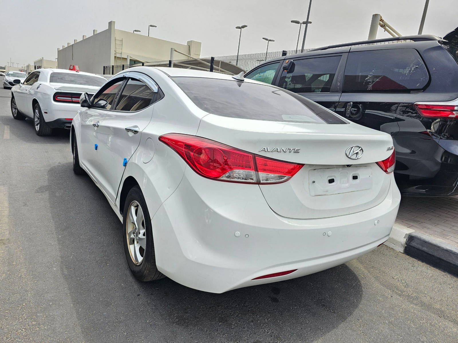 2011 HYUNDAI AVANTE — 155903 KM — Lot 065847 — Ind. 12 - Marhaba Auctions Used Cars - Image 3