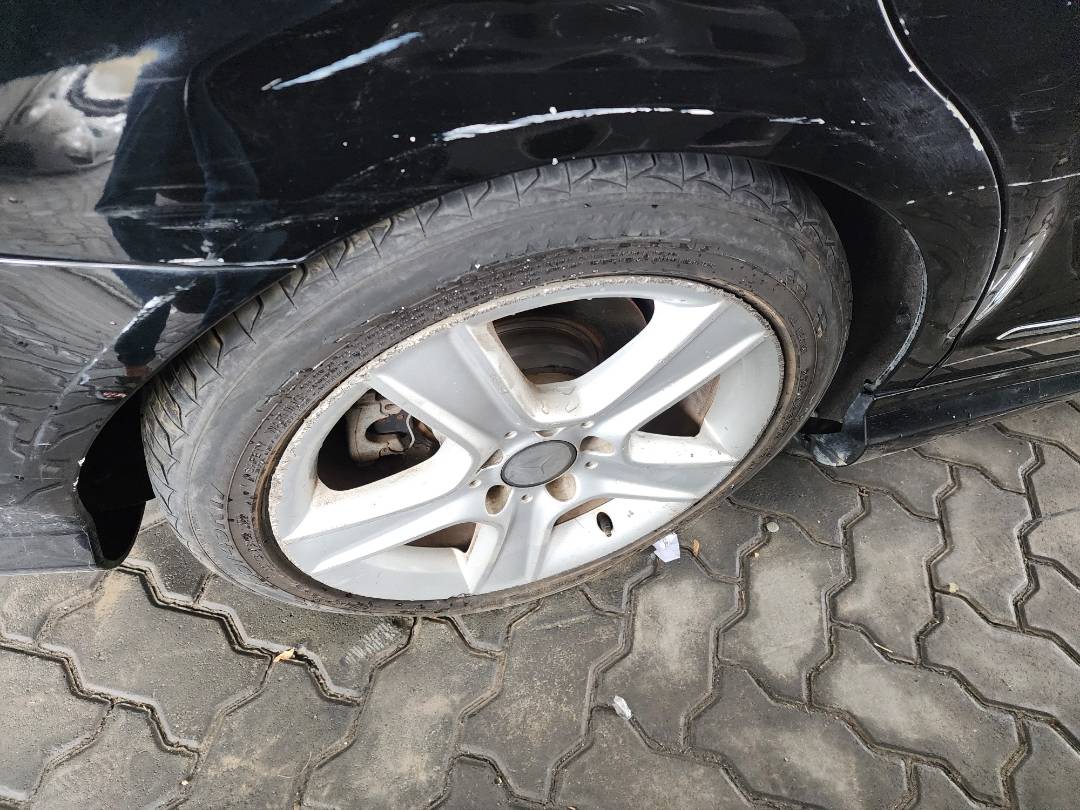 2010 MERCEDES BENZ C300 — 189590 KM — Lot 38057898 - Marhaba Auctions Used Cars - Image 8