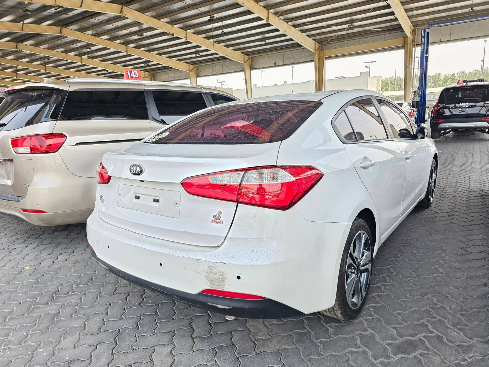 2013 KIA K3 — 135965 KM — Lot 71661 — Souq - Marhaba Auctions Used Cars - Image 4