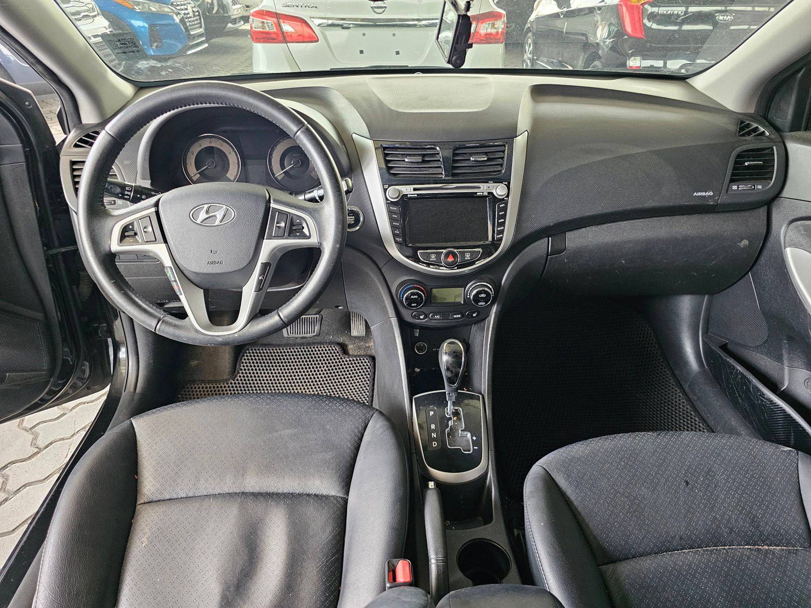 2011 HYUNDAI ACCENT — 112839 KM — Lot 008619 — Souq - Marhaba Auctions Used Cars - Image 7