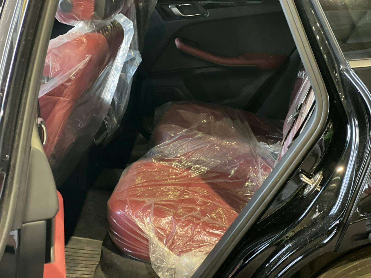 PORSCHE MACAN 2022 - Marhaba Auction Used Cars - Image 9