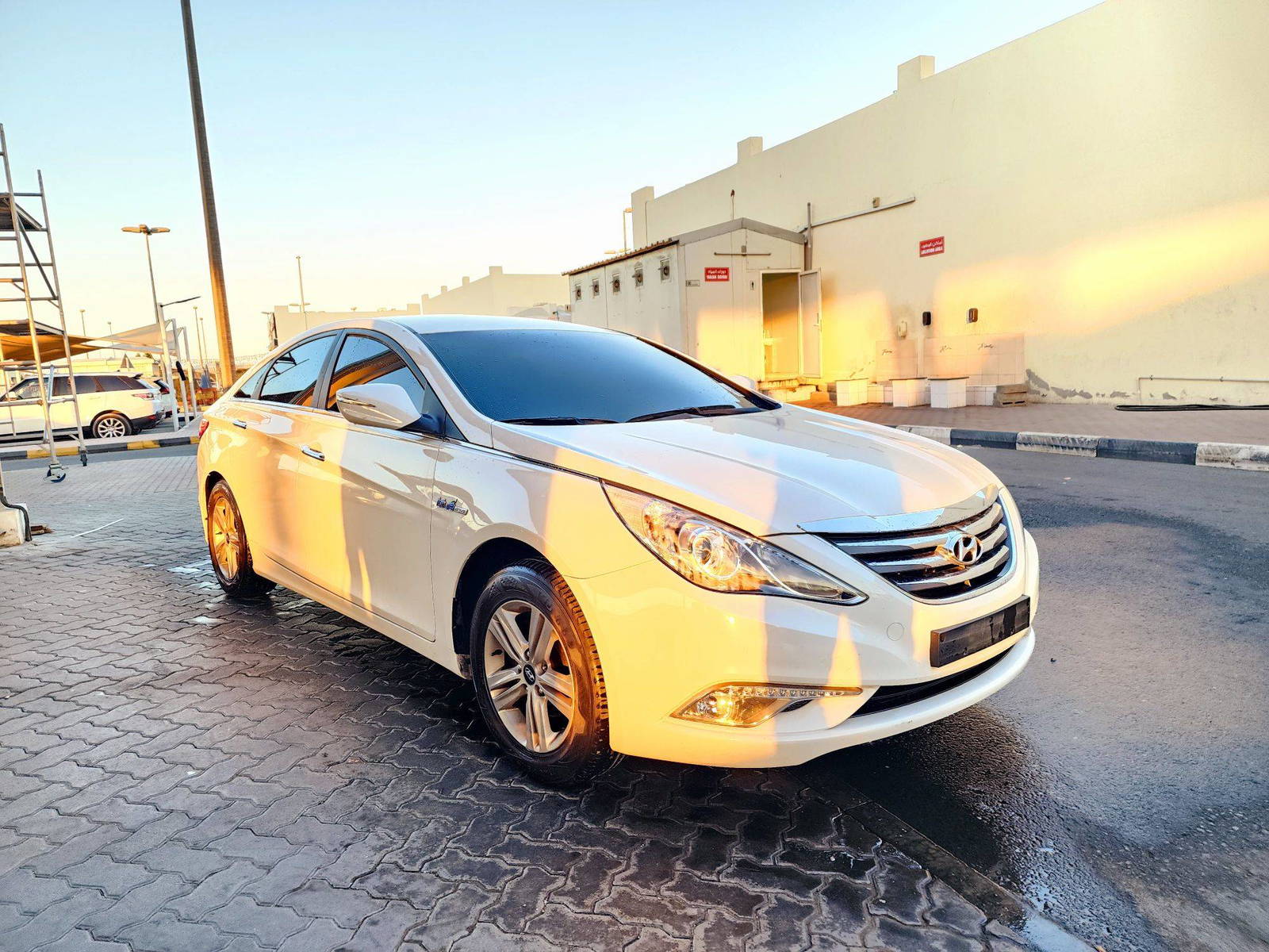2013 HYUNDAI SONATA — 246033 KM — Lot 524990 — Souq - Marhaba Auctions Used Cars - Image 3