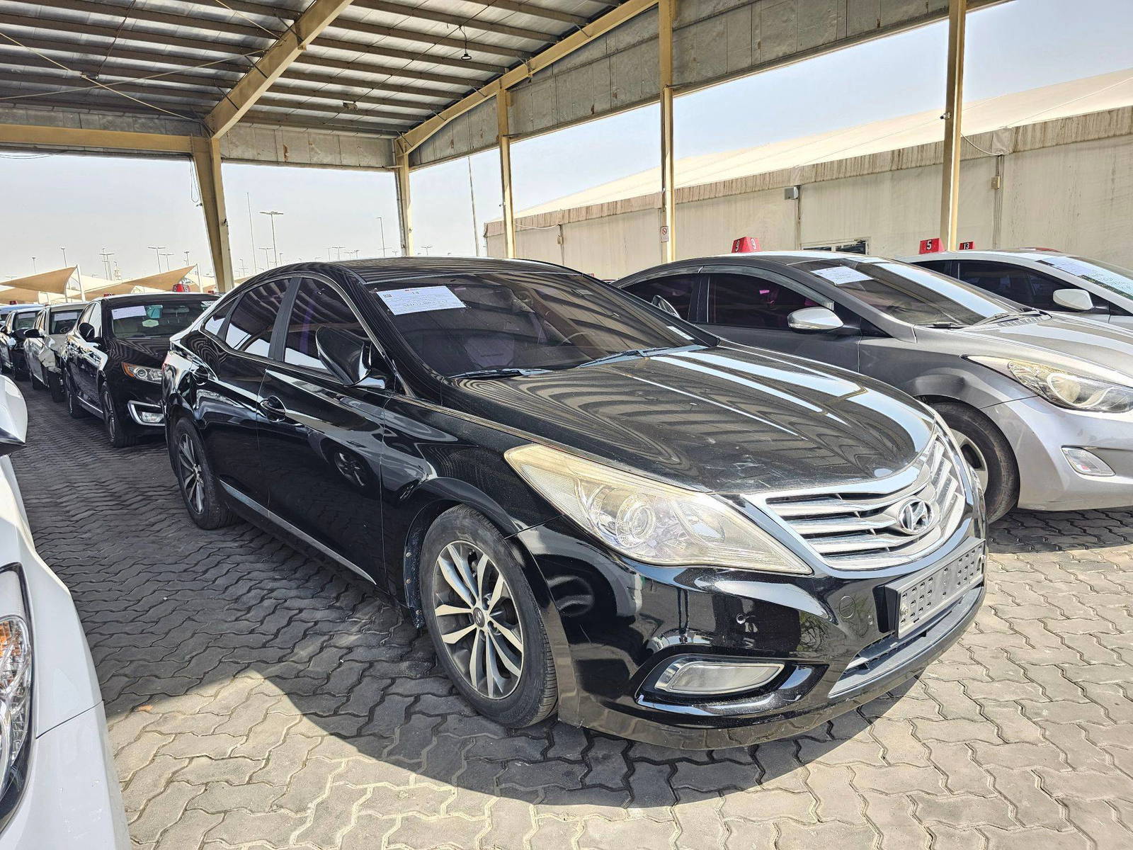 2012 HYUNDAI GRANDEUR — 152148 KM — Lot 211527 — Souq - Marhaba Auctions Used Cars - Image 4
