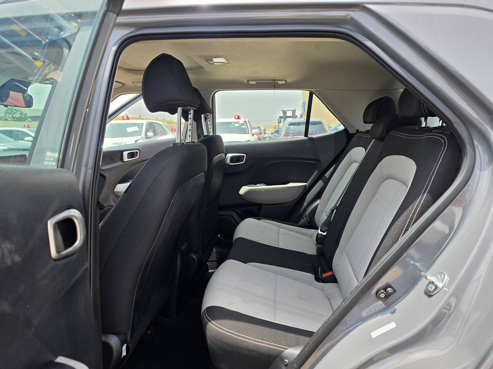 2020 HYUNDAI VENUE SEL — 130831 Miles — Lot 049052 - Marhaba Auctions Used Cars - Image 7