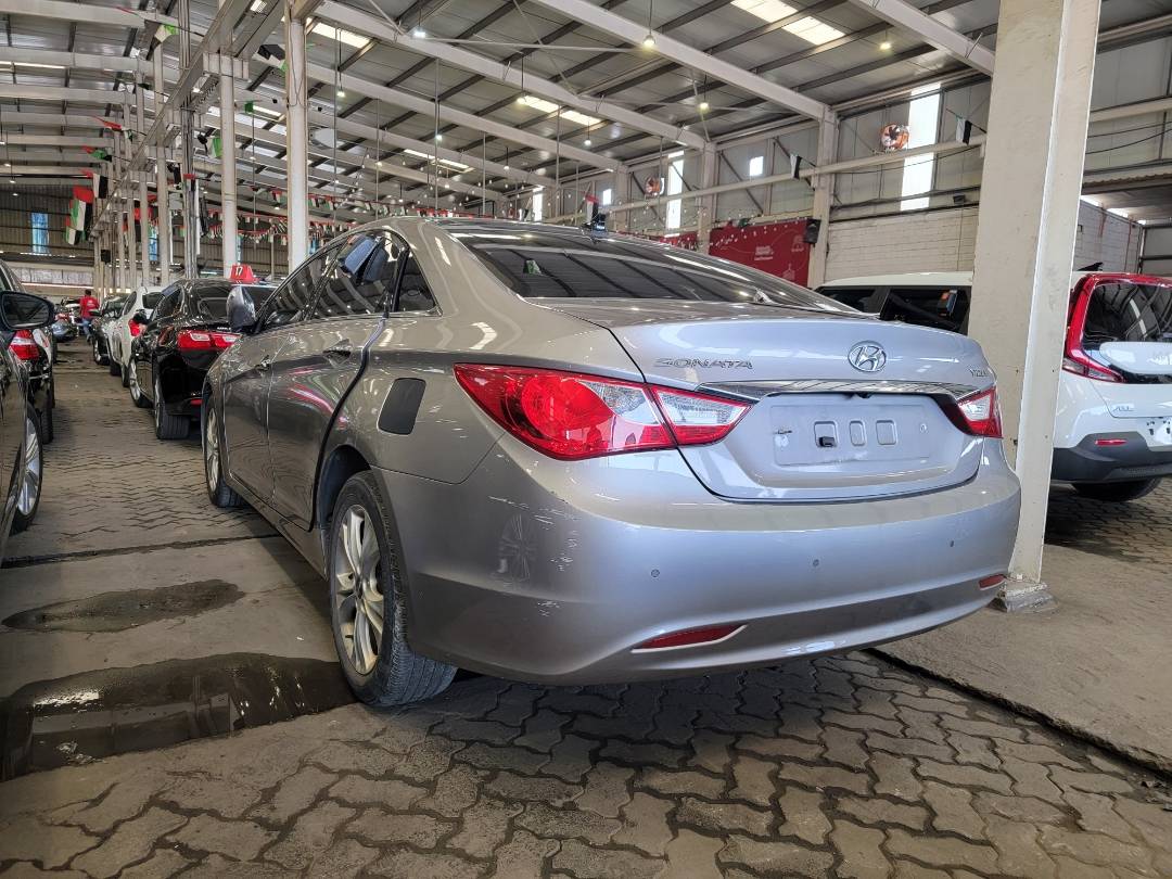 2010 HYUNDAI SONATA — 169033 KM — Lot 051068 — Main - Marhaba Auctions Used Cars - Image 3