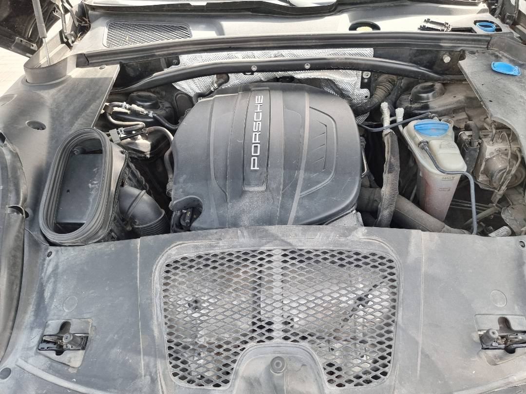 PORSCHE MACAN 2017 - Marhaba Auction Used Cars - Image 9