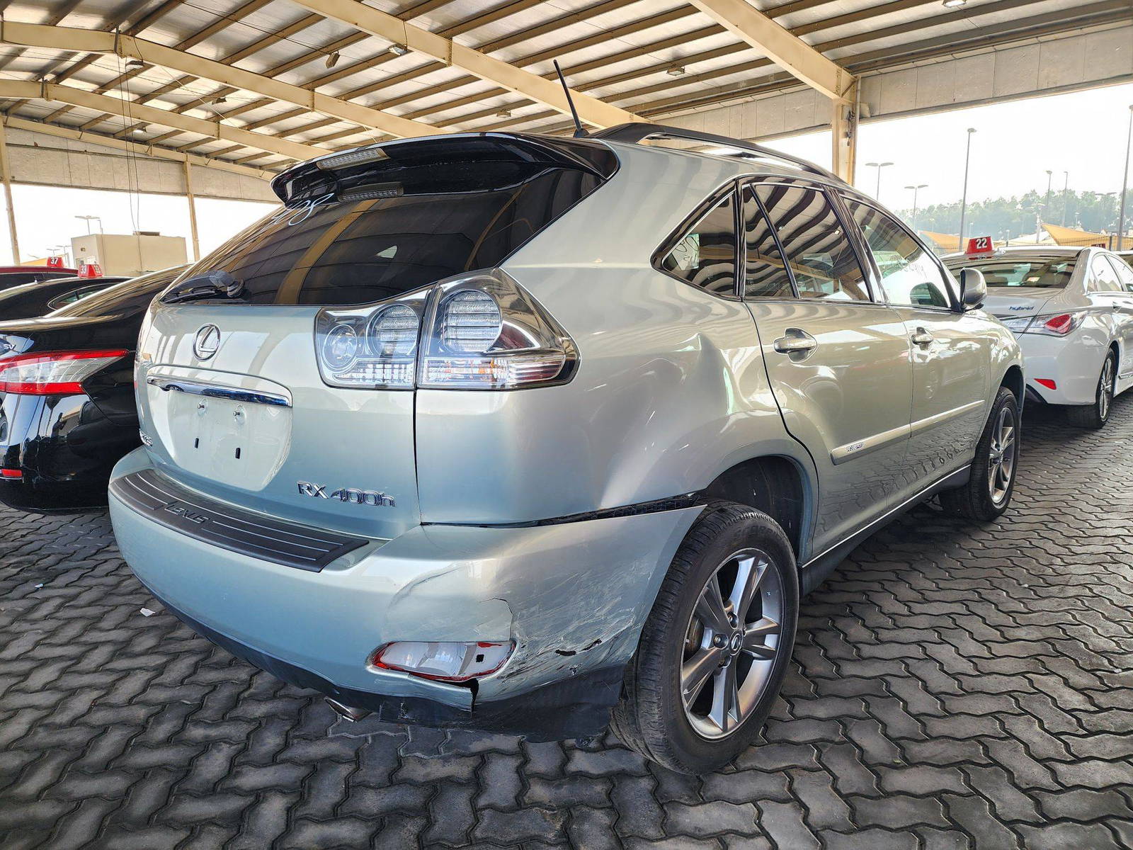 2007 LEXUS RX 400H — 187162 Miles — Lot 2011408 — Souq - Marhaba Auctions Used Cars - Image 3
