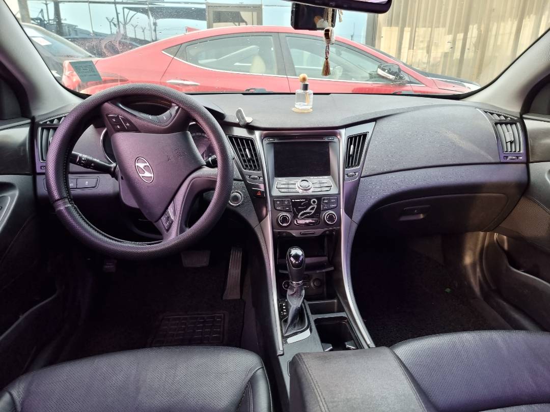 2012 HYUNDAI SONATA — 187697 KM — Lot 367425 — Souq - Marhaba Auctions Used Cars - Image 7