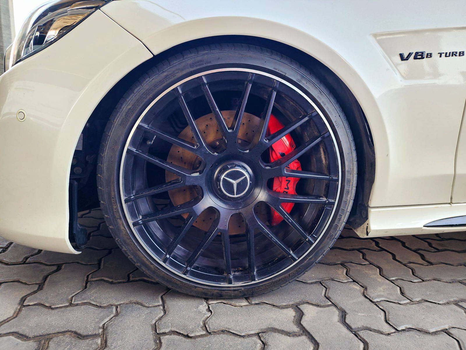 2011 MERCEDES BENZ E 63 AMG-S 4MATIC — 164424 KM — Lot 0771A395843 — Souq - Marhaba Auctions Used Cars - Image 11