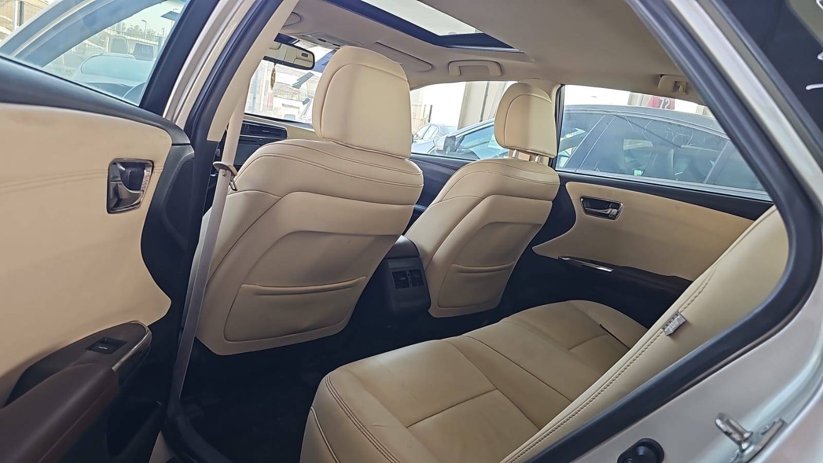 2018 TOYOTA AVALON — 73419 Miles — Lot 1JU272422 — Souq - Marhaba Auctions Used Cars - Image 6
