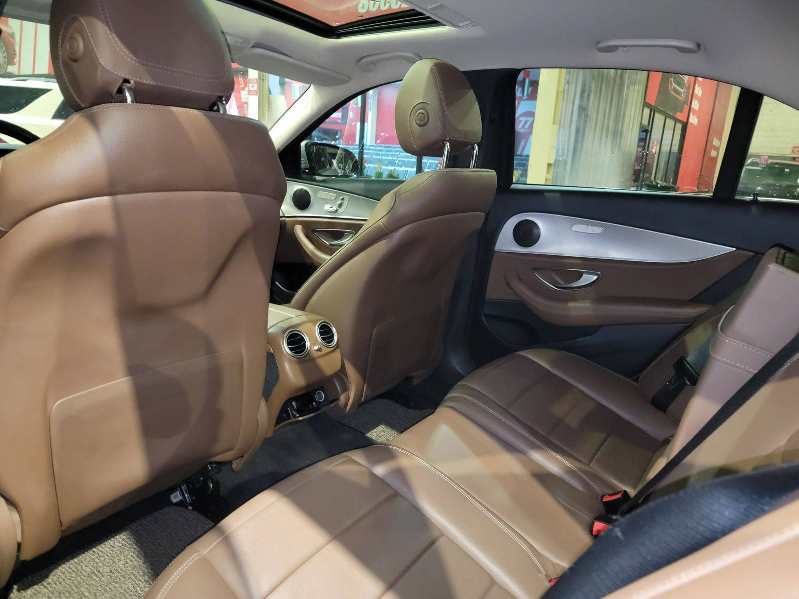 MERCEDES BENZ E-300 2019 - Marhaba Auction Used Cars - Image 7