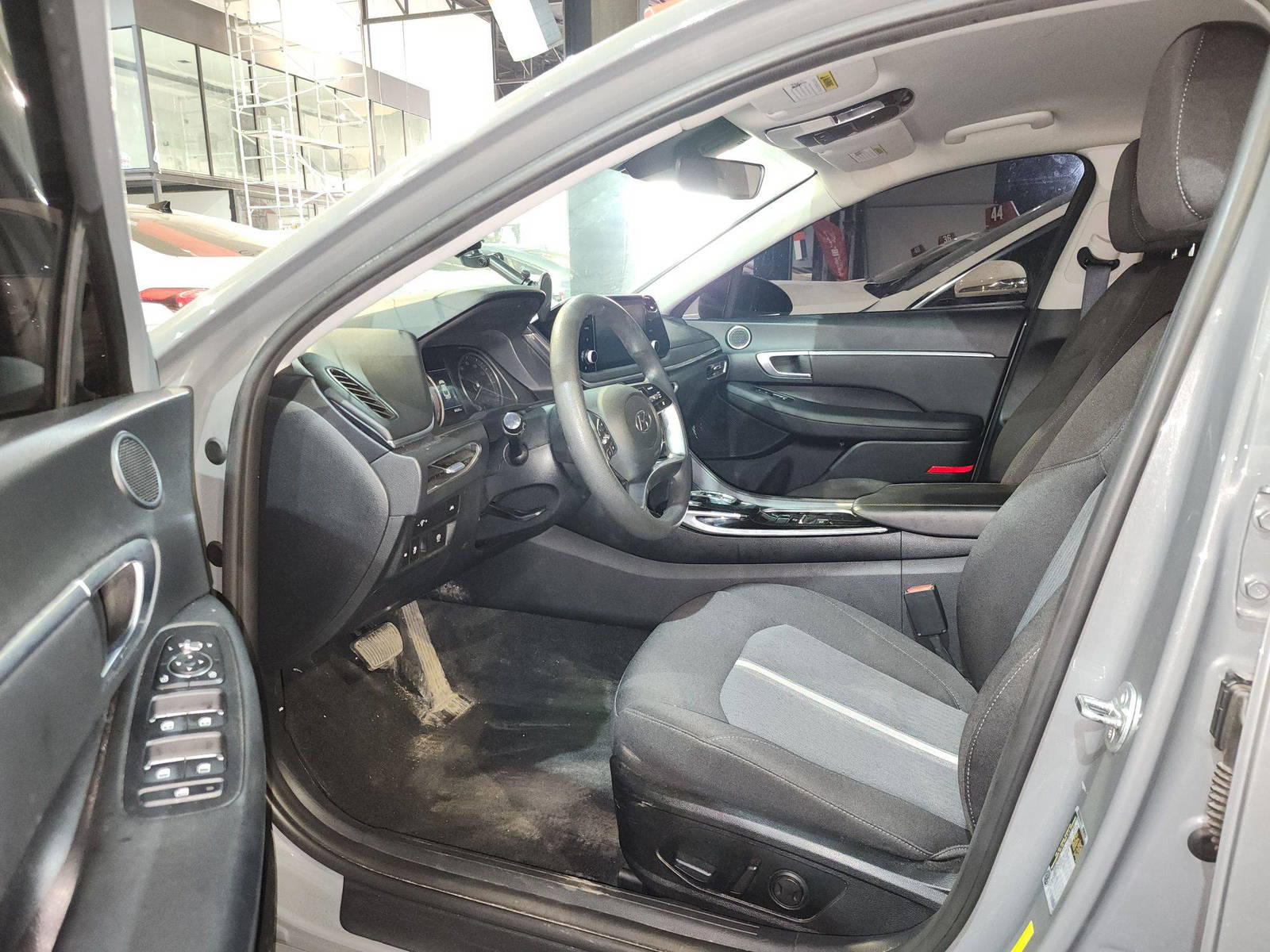 2021 HYUNDAI SONATA — 84243 Miles — Lot 11215 — Al Quoz - Marhaba Auctions Used Cars - Image 9