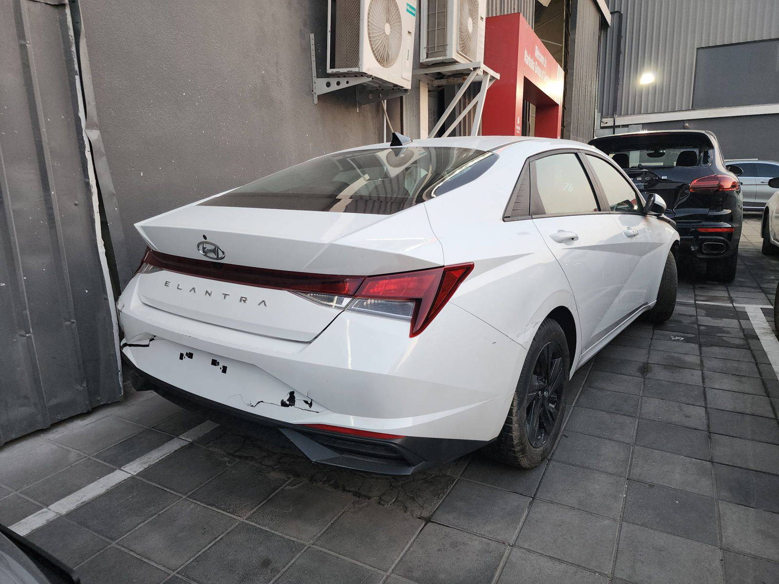 2022 HYUNDAI ELANTRA — 56186 KM — Lot 227434 — Souq - Marhaba Auctions Used Cars - Image 3