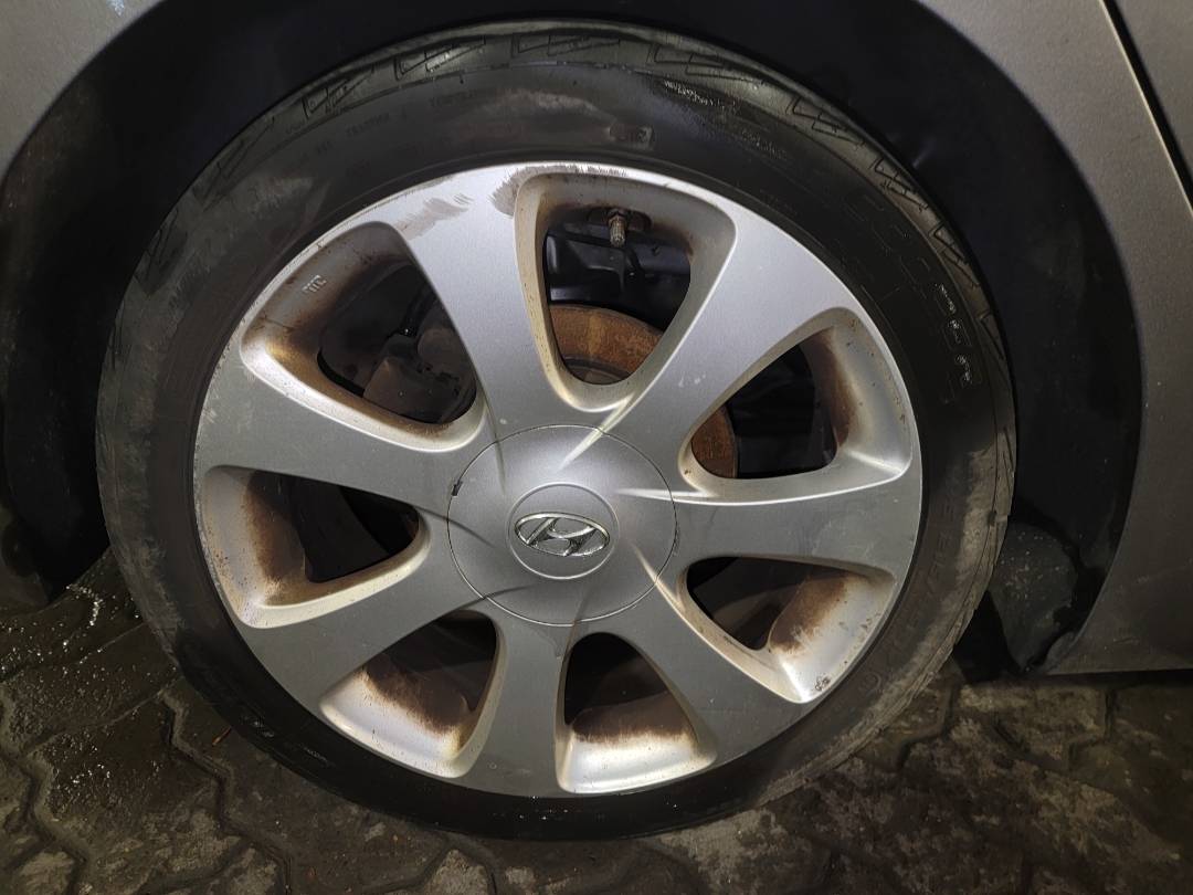 2011 HYUNDAI ELANTRA — 108287 Miles — Lot 38137428 - Marhaba Auctions Used Cars - Image 4