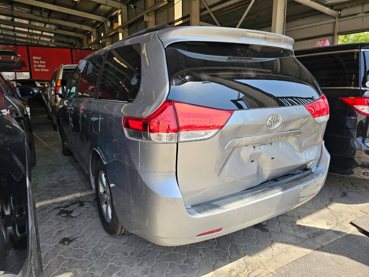 TOYOTA SIENNA