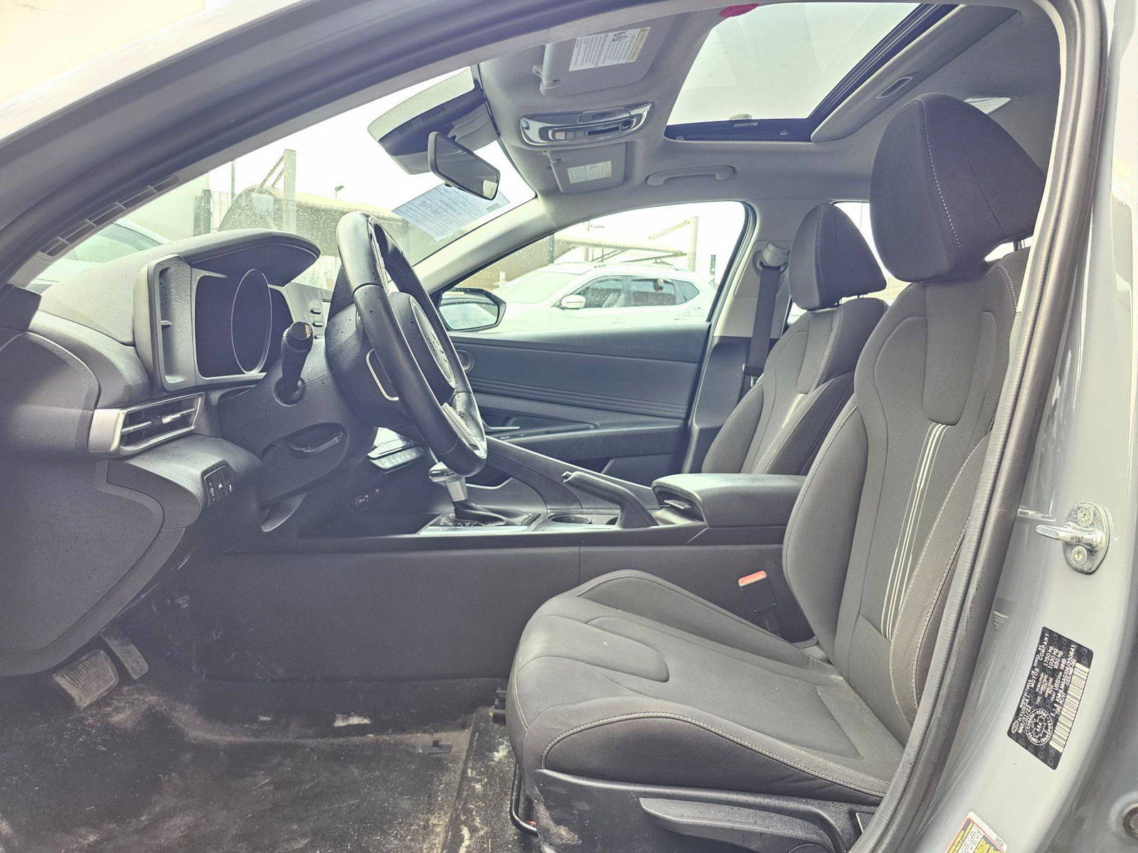 2022 HYUNDAI ELANTRA — 57788 KM — Lot 46528415 — Main - Marhaba Auctions Used Cars - Image 9