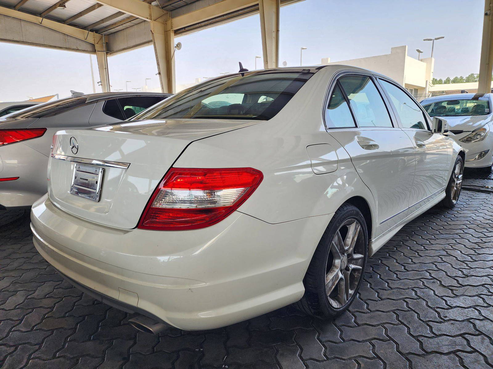 2010 MERCEDES BENZ C300 — 167024 Miles — Lot 47634884 — Souq - Marhaba Auctions Used Cars - Image 3
