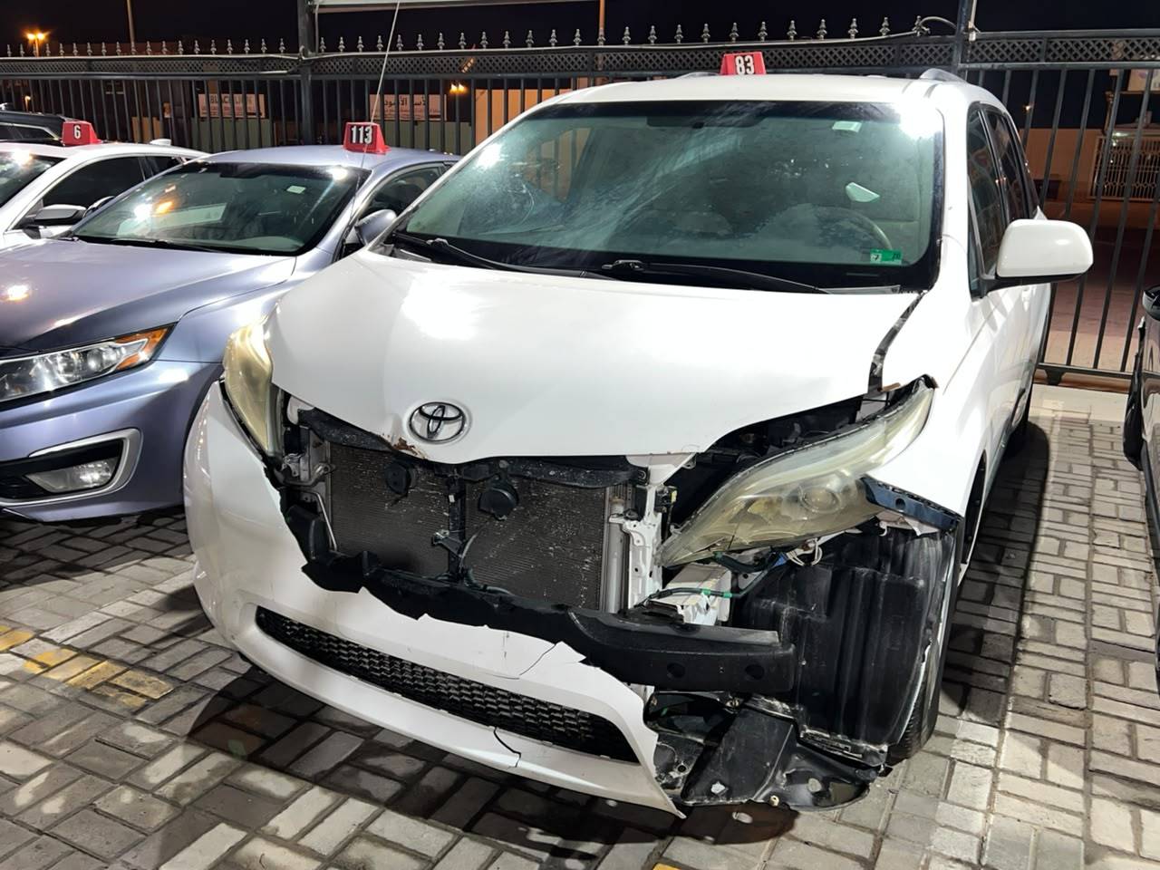 Toyota Sienna 2011 view 2