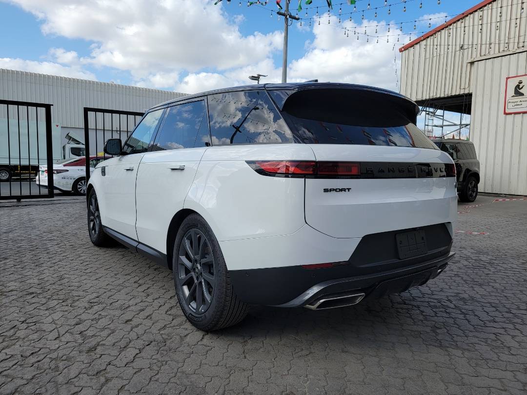 2023 LAND ROVER RANGE ROVER SPORT — 4638 Miles — Lot 45703574 — Main - Marhaba Auctions Used Cars - Image 3